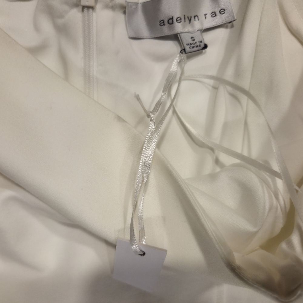 NWT Adelyn Rae Ivory Off Shoulder Dress Size Small - Picture 3 of 4